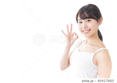 OKジェスチャーをする女性 OKジェスチャーをする女性 40427605