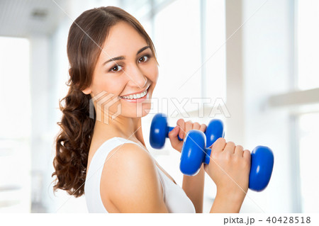 Pretty fitness woman Pretty fitness woman 40428518