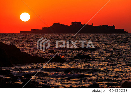 軍艦島の夕陽　ながさきサンセットロード　【長崎県長崎市高浜町】 40436233