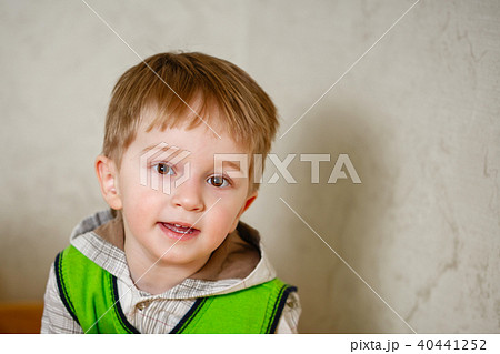 Portrait of a little boy at home 40441252