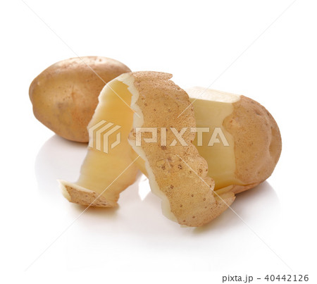 Potatoes with peel isolated on white background 40442126