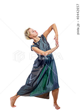 Girl dancing Girl dancing 40442657