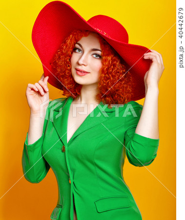 Girl in shady hat 40442679