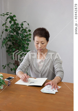 主婦　家計簿 40442879