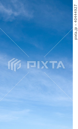 5月の空と雲(縦) 5月の空と雲(縦) 40444927