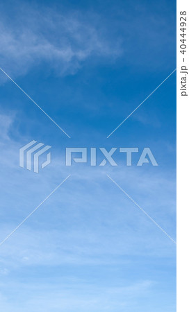 5月の空と雲(縦) 5月の空と雲(縦) 40444928