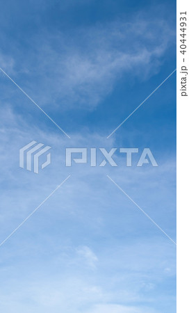 5月の空と雲(縦) 5月の空と雲(縦) 40444931