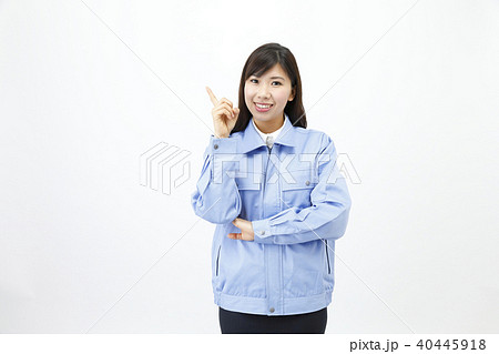 作業服を着た女性 作業服を着た女性 40445918