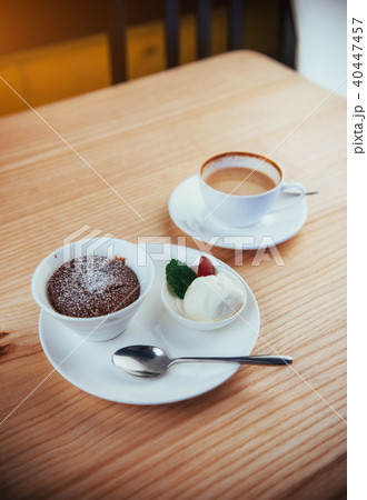 Cake ice cream with chocolate and cappuccino 40447457