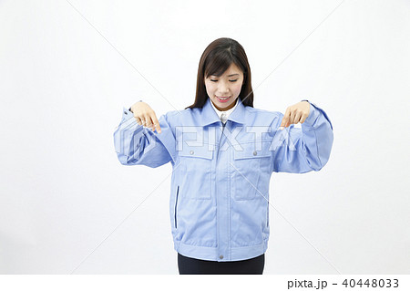 作業服を着た女性 作業服を着た女性 40448033