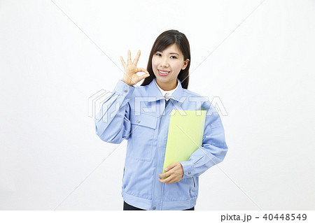 作業服を着た女性 作業服を着た女性 40448549