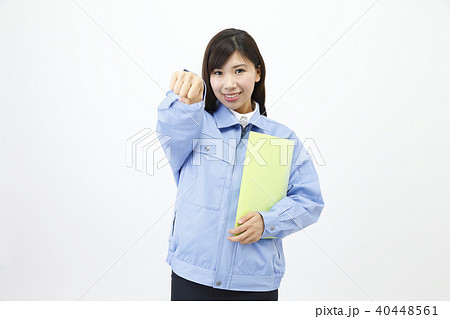 作業服を着た女性 作業服を着た女性 40448561