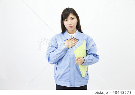 作業服を着た女性 作業服を着た女性 40448573