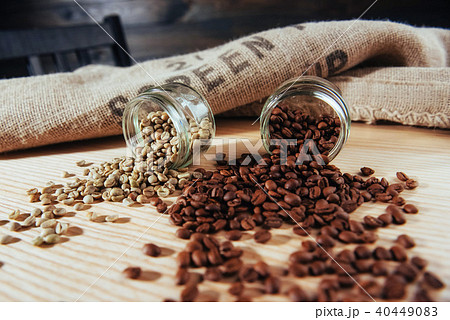 Cheese and green beans in coffee bag made from burlap 40449083