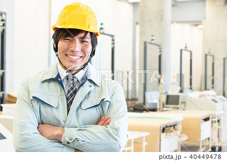 若い作業員　男性　物流 40449478