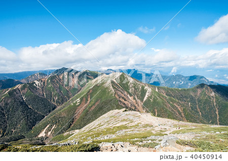 秋の常念岳登山（横通岳・大天井岳を望む） 40450914