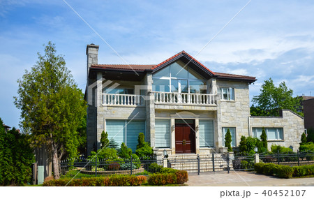 Luxury house in Montreal, Canada against blue sky Luxury house in Montreal, Canada against blue sky 40452107