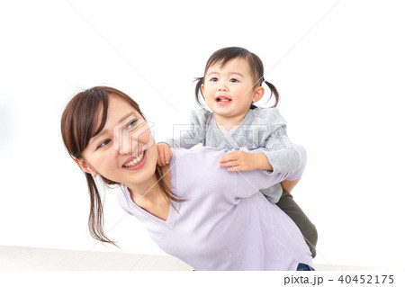 お母さんと子ども お母さんと子ども 40452175