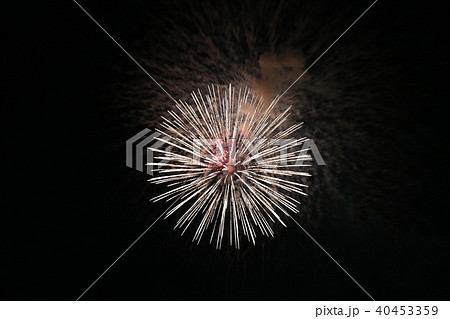 菊花火 赤芯入り 1/3 開く途中 菊花火 赤芯入り 1/3 開く途中 40453359