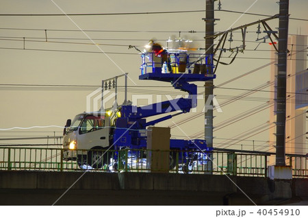 深夜に活動する軌道トラック(軌陸車) 深夜に活動する軌道トラック(軌陸車) 40454910