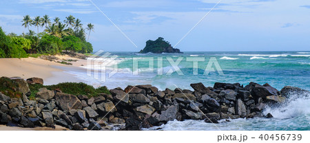 Ocean, picturesque beach and blue sky. Wide photo. 40456739