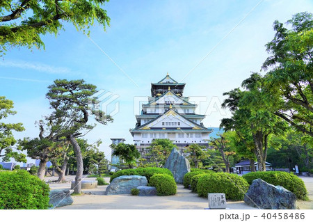 新緑の大阪城天守閣 40458486