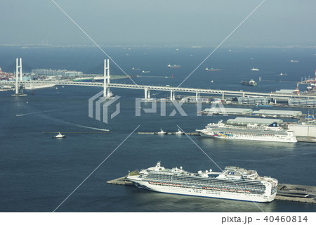 陽春の横浜港と東京湾 40460814