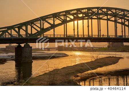 夕暮れ時の旭橋 40464114