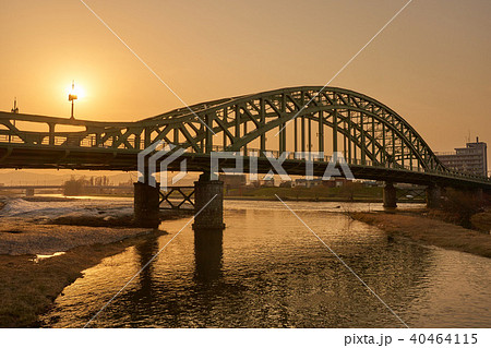 夕暮れ時の旭橋 40464115