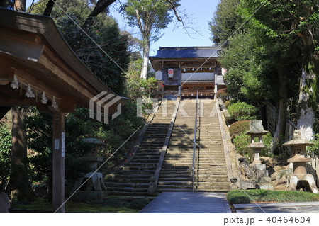 松江 小泉八雲が通った城山稲荷神社の山門 40464604