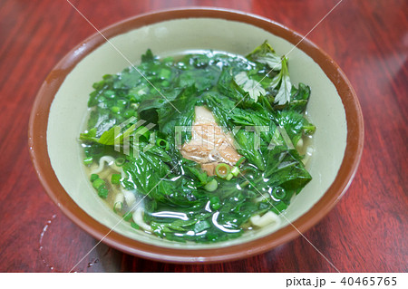 沖縄そば～よもぎそば～（沖縄県那覇市松山　すばやー） 40465765