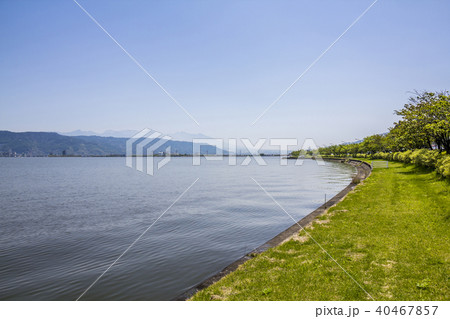 長野県 諏訪湖 岡谷湖畔公園からの写真素材