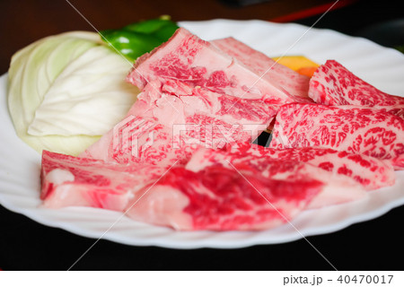 岡山新見の銘柄牛・千屋牛の霜降り焼肉 40470017