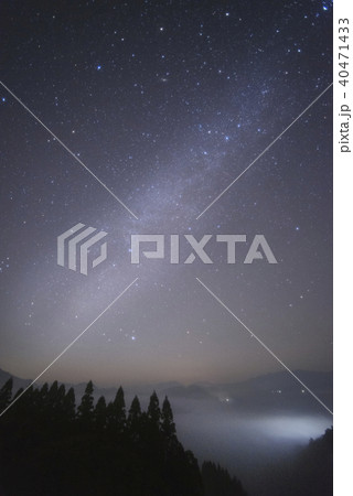 国見ヶ丘　雲海と星空 40471433