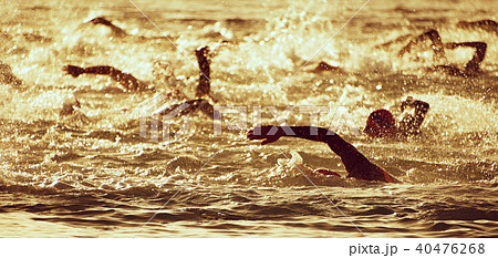 The swimmer's silhouette during the early racing 40476268