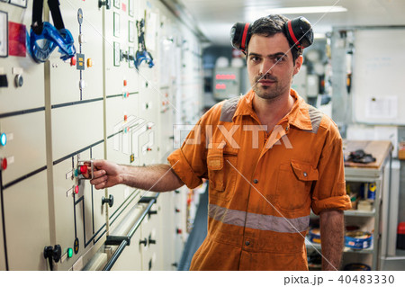 Marine engineer officer starts or stops main engine of ship 40483330
