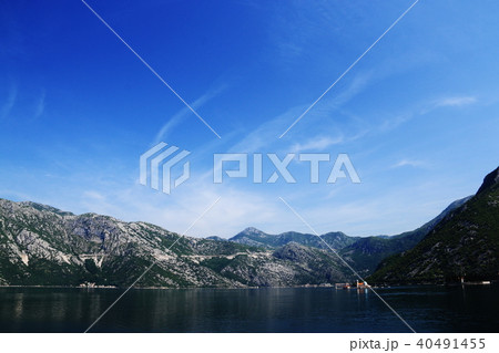 モンテネグロ　要塞に囲まれた中世海洋都市コトル 40491455