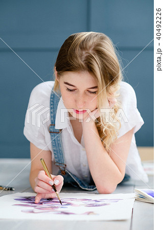 painting hobby artful personality talent girl draw painting hobby artful personality talent girl draw 40492226
