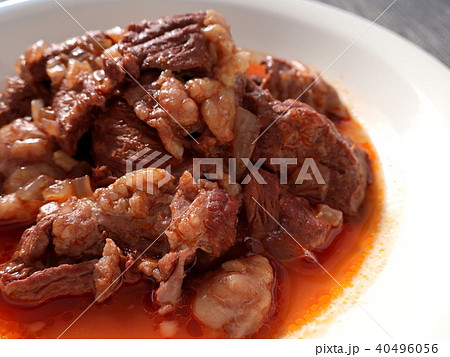 おいしい牛スジの赤ワイン煮込み おいしい牛スジの赤ワイン煮込み 40496056