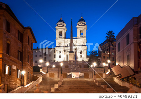 Twilight walking in Rome, Spanish steps 40499321