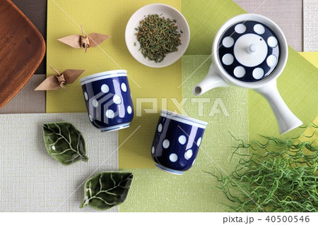 日本茶と折り鶴 40500546