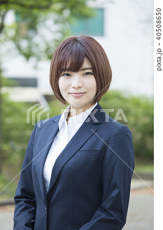 屋外のビジネスウーマン 40508650