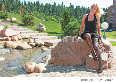 girl girl 40512087