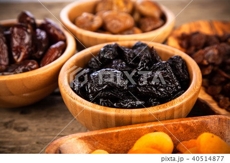 A mix of dried fruit 40514877