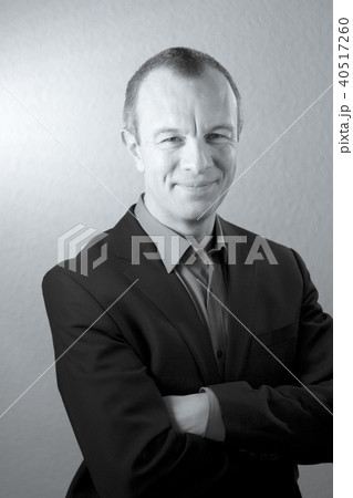 Portrait smart business man Portrait smart business man 40517260