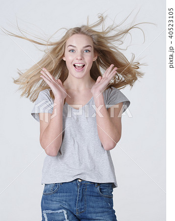 Girl with long blond hair Girl with long blond hair 40523105