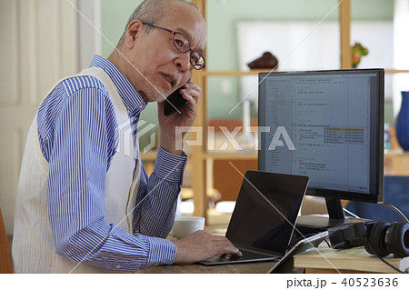 フリーランス　シニア 40523636