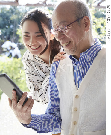 家族 タブレットの操作 家族 タブレットの操作 40523729