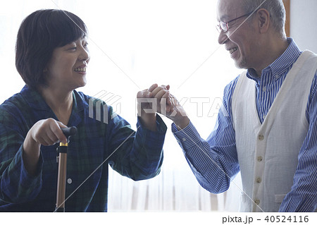 シニア夫婦　介護 40524116