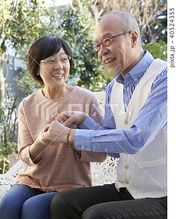 シニア夫婦 介護 シニア夫婦 介護 40524355